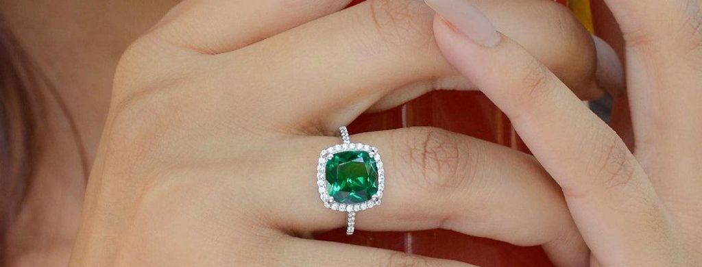 Astrological Benefits of Emerald (Panna): The Stone of Intellect